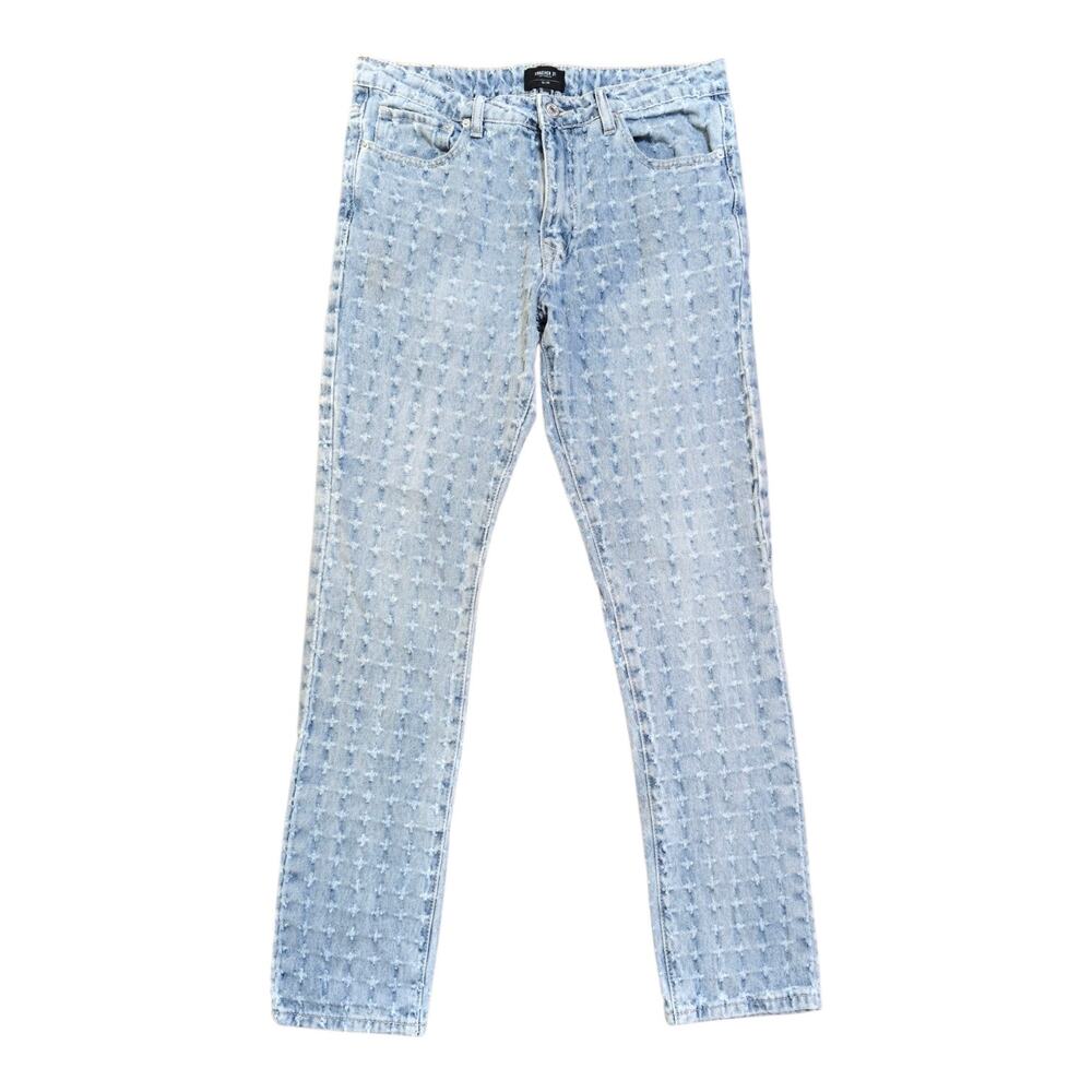 Forever 21 Slim Jeans Light Wash Frayed Tufted Star Cross Textured Denim 31